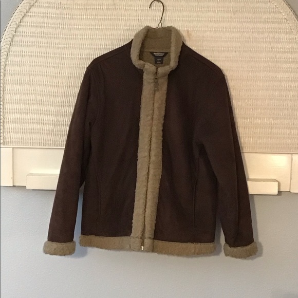Woolrich Women’s Faux Suede Sherpa Jacket - Picture 3 of 9